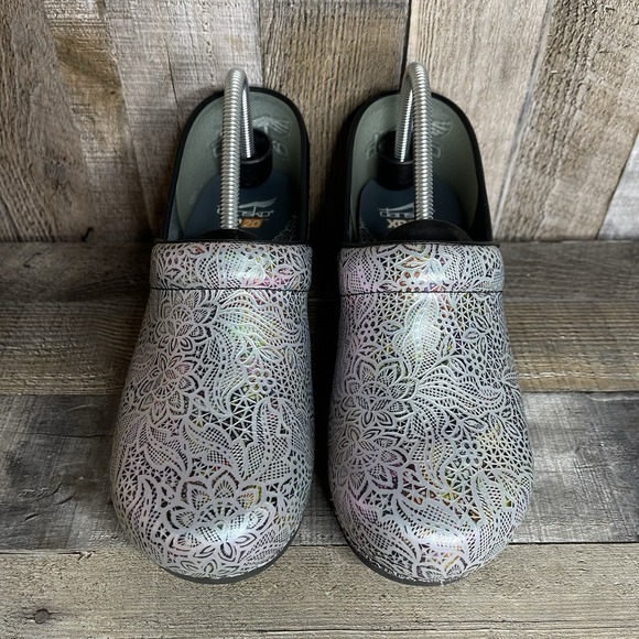 Womens Dansko XP 2.0 Lacey Iridescent Leather Floral Comfort Clogs Size EU 40 - Picture 6 of 9